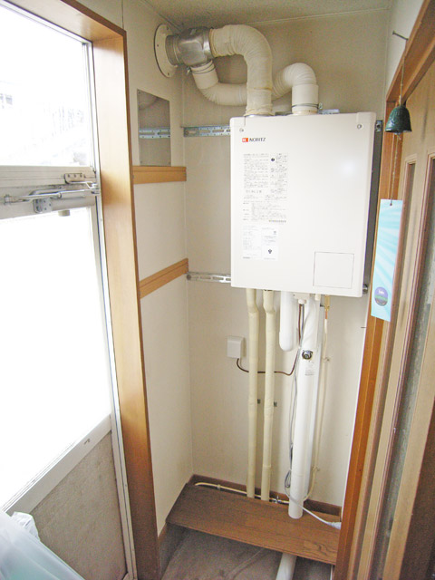 床置き型のボイラーから壁掛け式に変更しました 青森県八戸市のリフォーム専門店 リフォームしあわせ工房 株式会社北奥設備リフォーム事業部