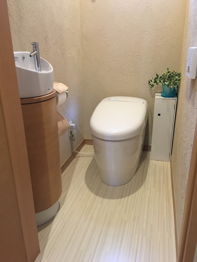 トイレの臭い対策、床の尿とび対策のフロア選び » 青森県八戸市のリフォーム専門店 リフォームしあわせ工房